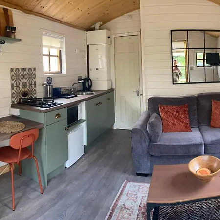 Letterkenny Cabin * Letterkenny