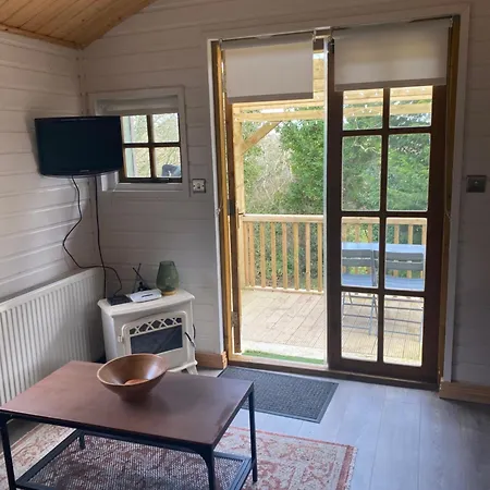 Letterkenny Cabin レタケニー